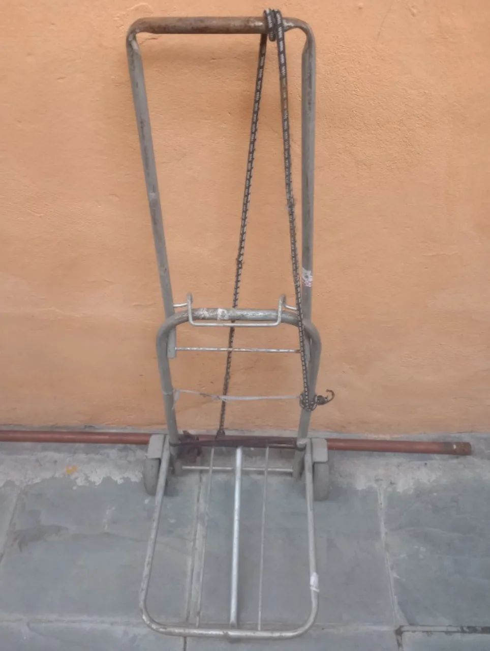 Carrinho de mão maleiro 