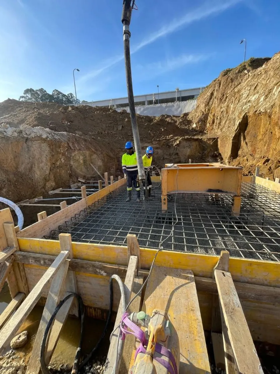 Preciso de 1 pedreiro colocação de pisos e paredes casa com 140 metros quadrados