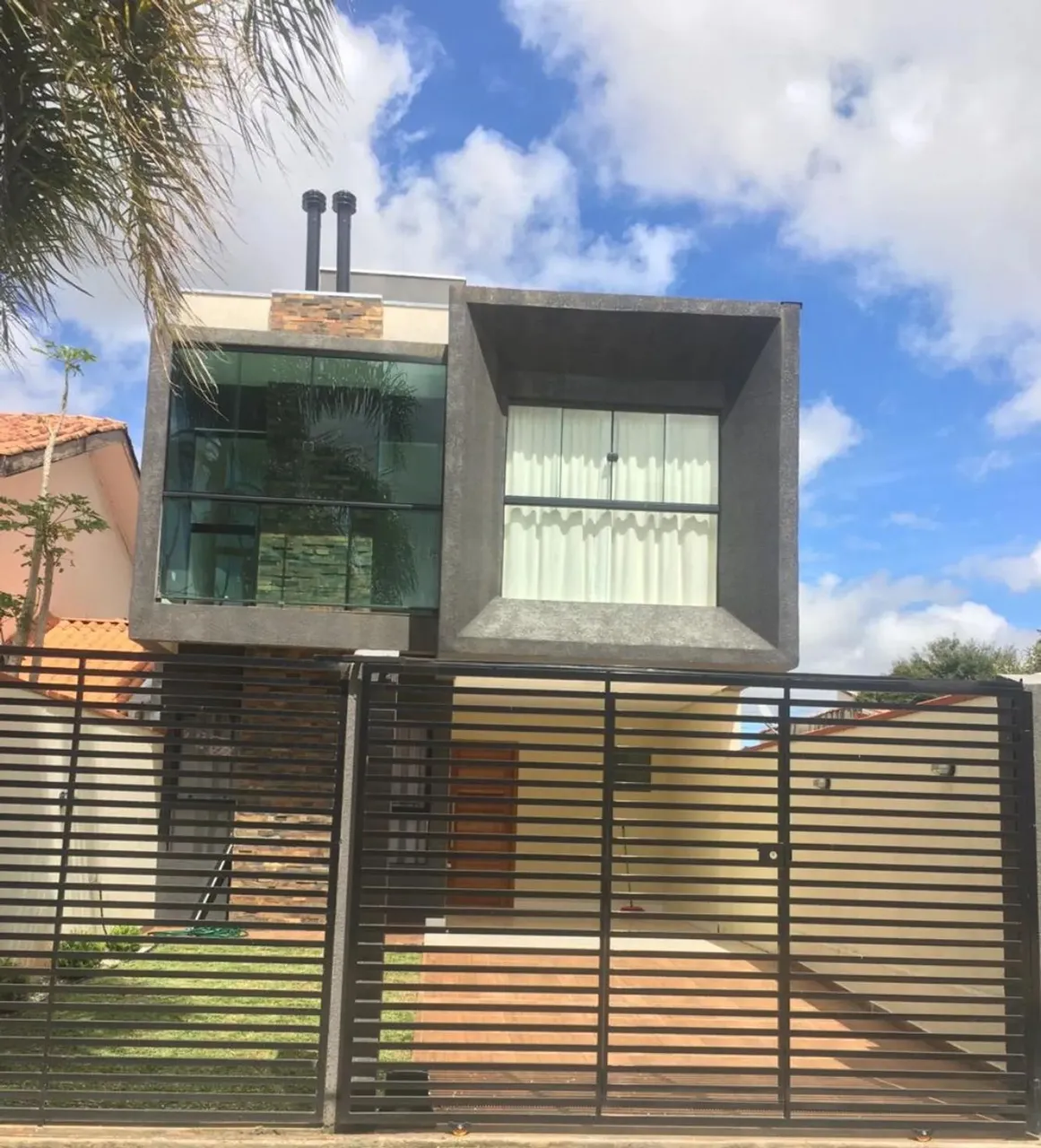 Sobrado para venda tem 130 metros quadrados com 2 quartos em Rio Verde - Colombo - PR