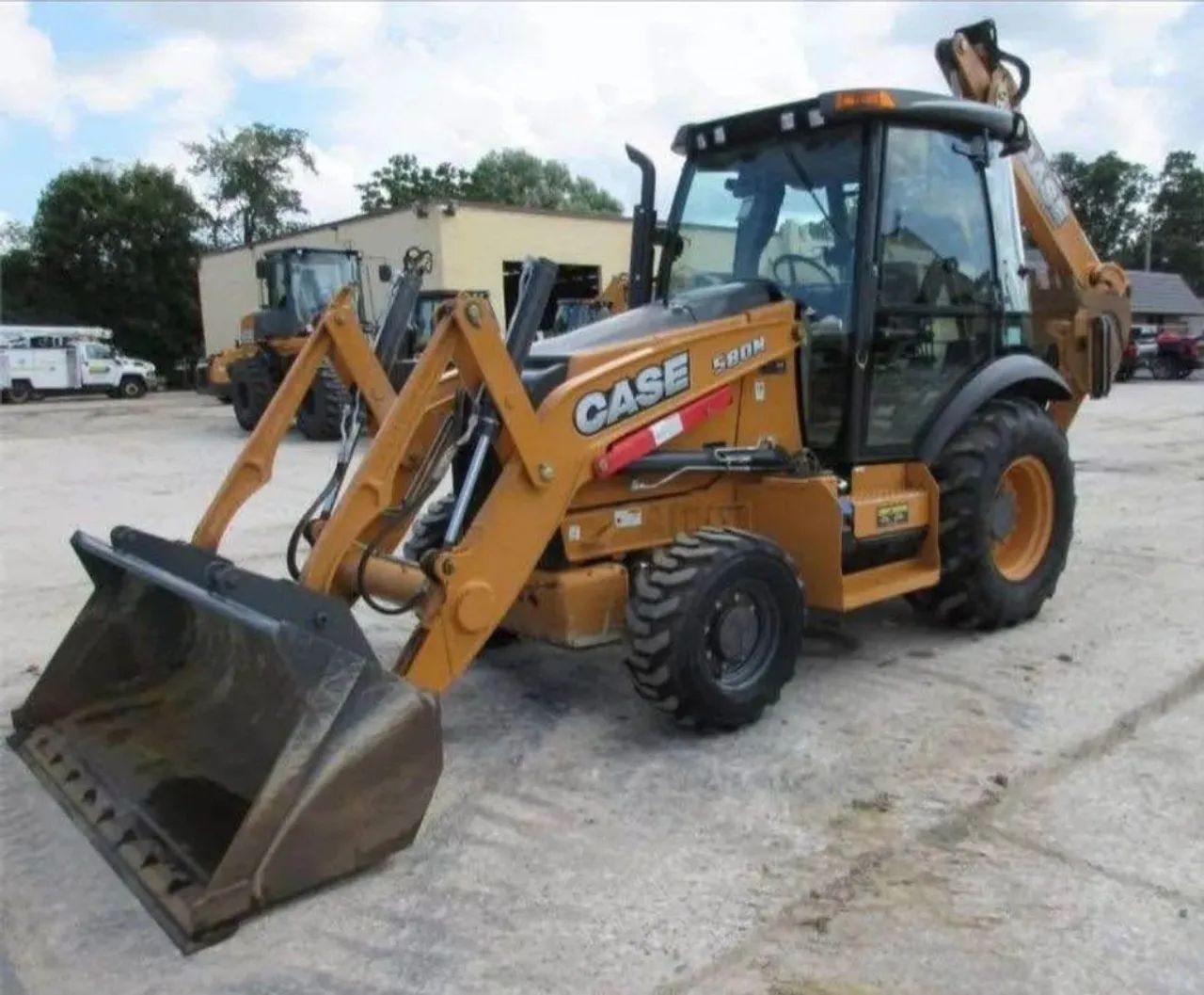 Retroescavadeira case 580n