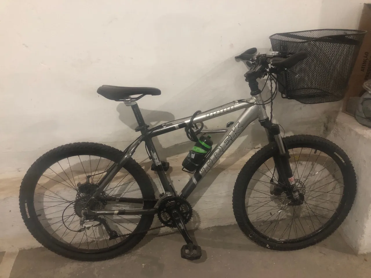Bicicleta Trek com Cesta