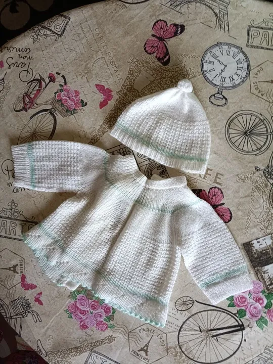Conjunto de bebê em tricô - Blusa e gorro