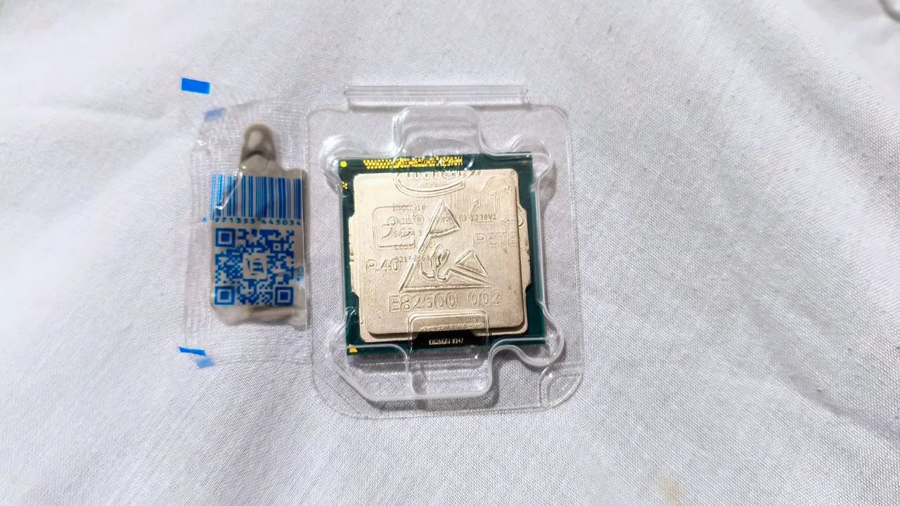 Xeon E3 1230 V2 = i7 3770