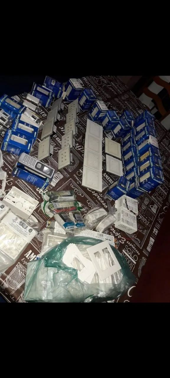 OLote de equipamentos de iluminação residencial Leviton FlexAutomation novos e seminovos - Foto 5