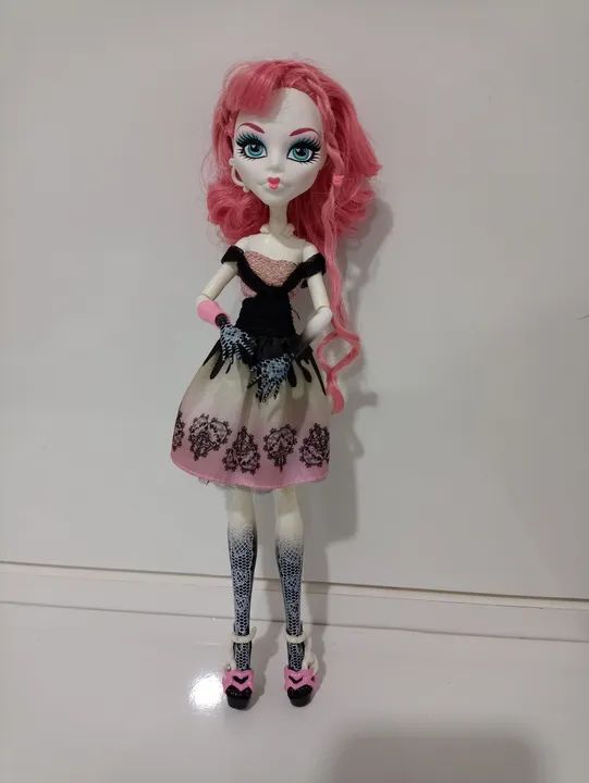 Boneca Cupido de Monster High.