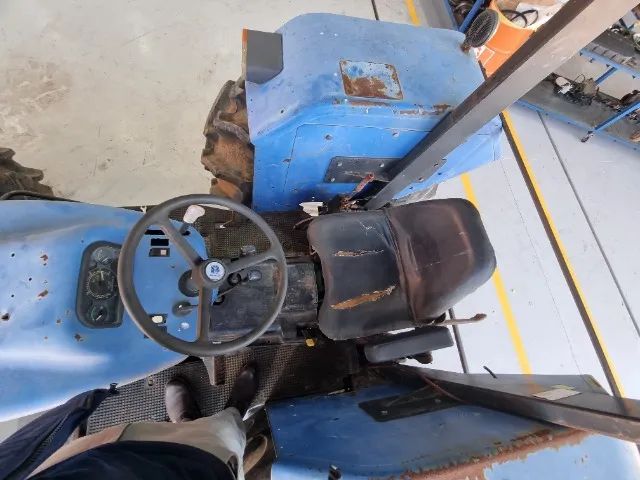 Trator New Holland 8030 - Foto 5