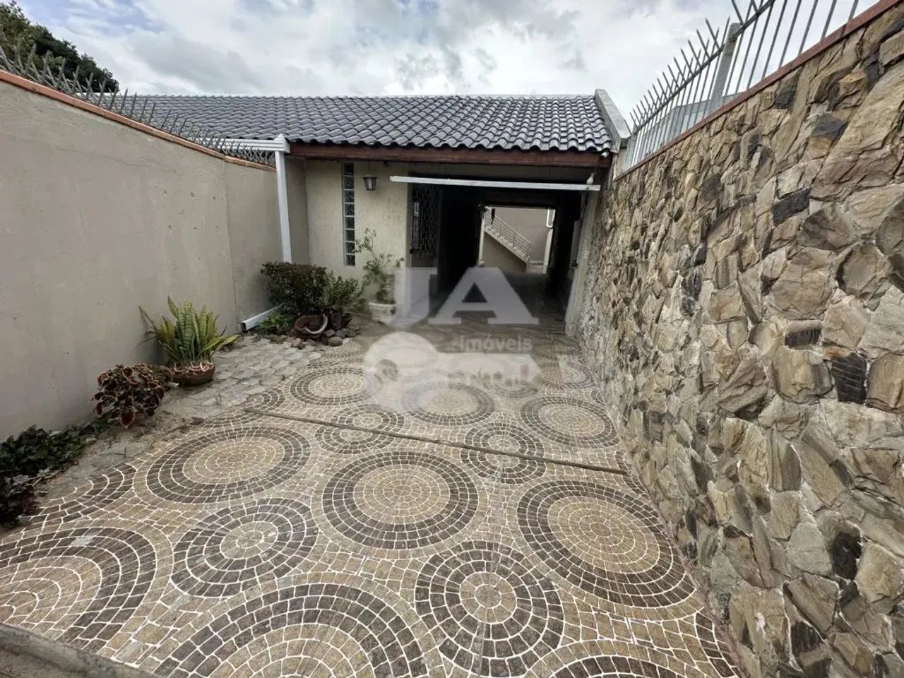 Apartamento com 1 quarto para alugar por R$ 1250.00, 20.00 m2 - CAPAO RASO - CURITIBA/PR - Foto 2