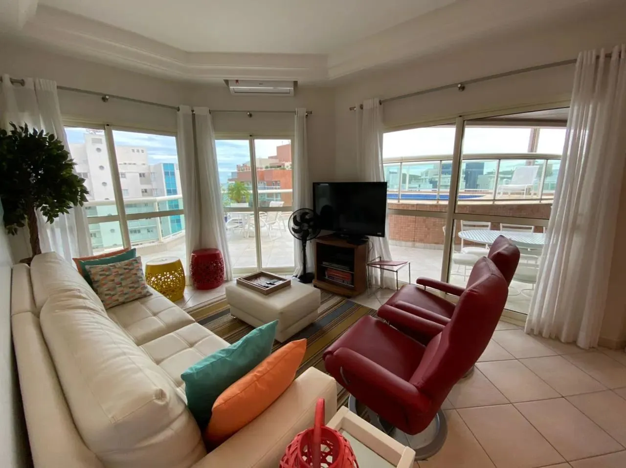 COBERTURA LOCAÇÃO ANUAL, 4 QUARTOS, VISTA PARA O MAR, 281M2, NA RIVIERA DE SÃO LOURENÇO B