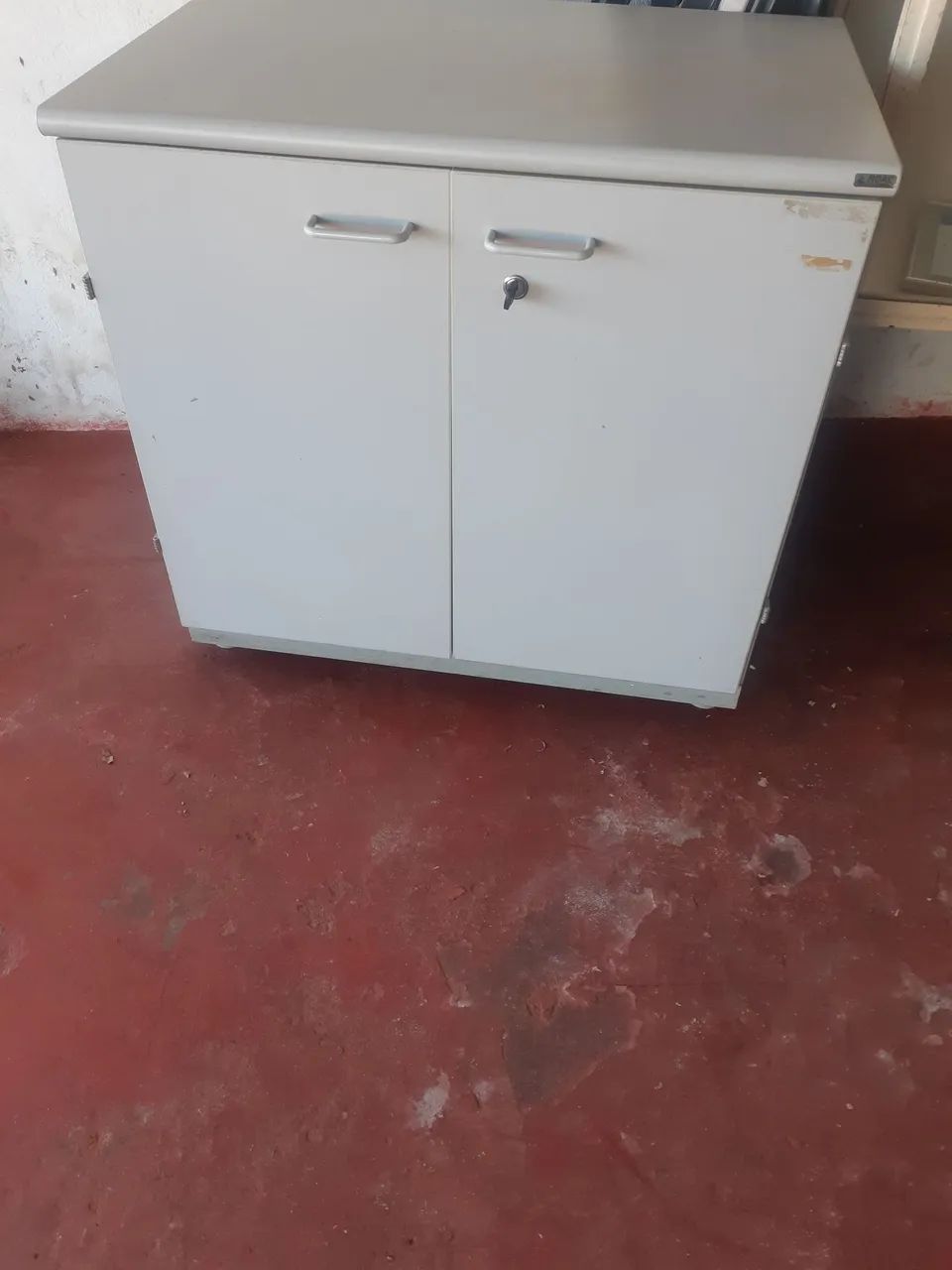 Armário com duas portas