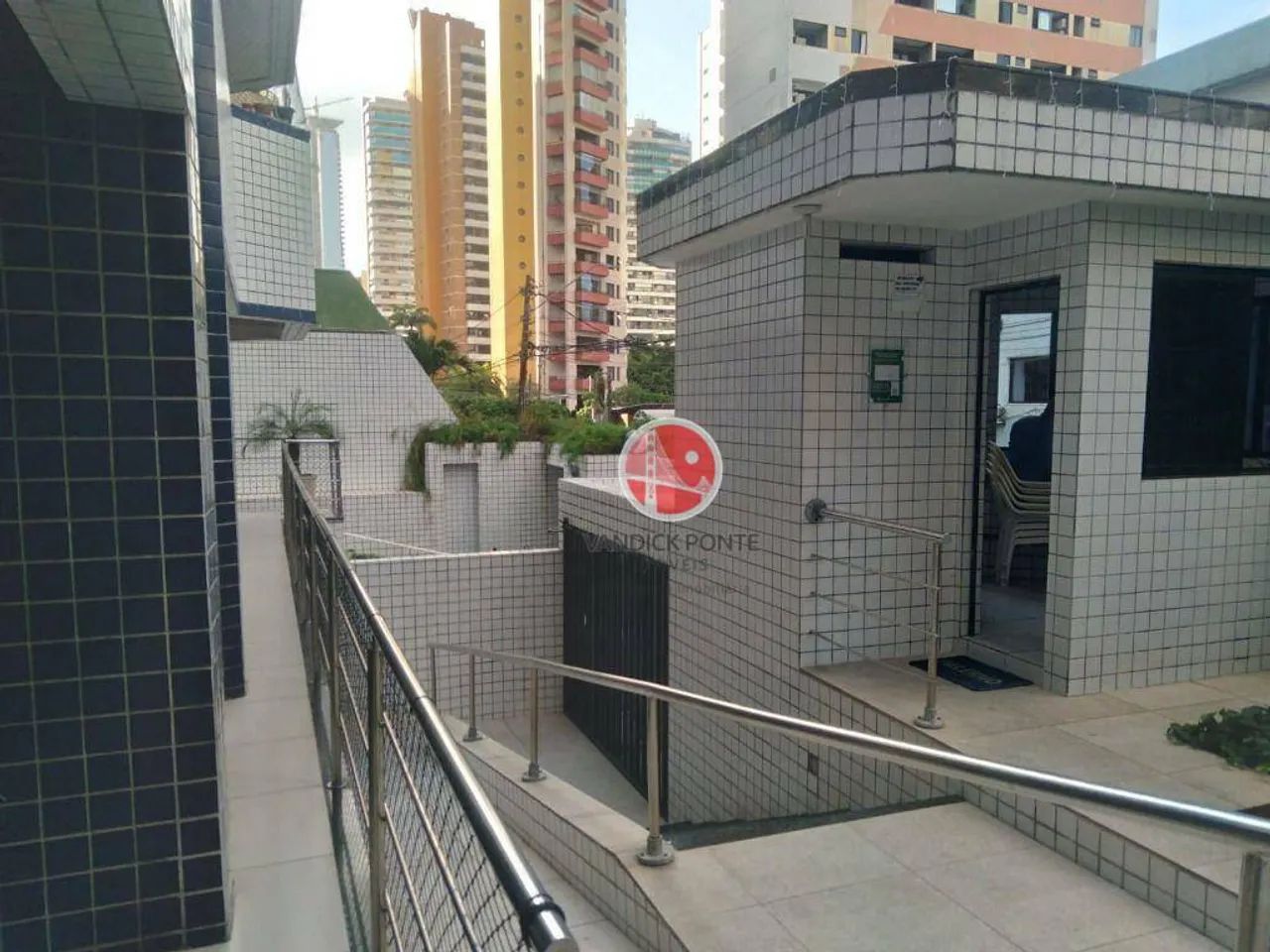 APARTAMENTO A VENDA NO MEIRELES - - Foto 2