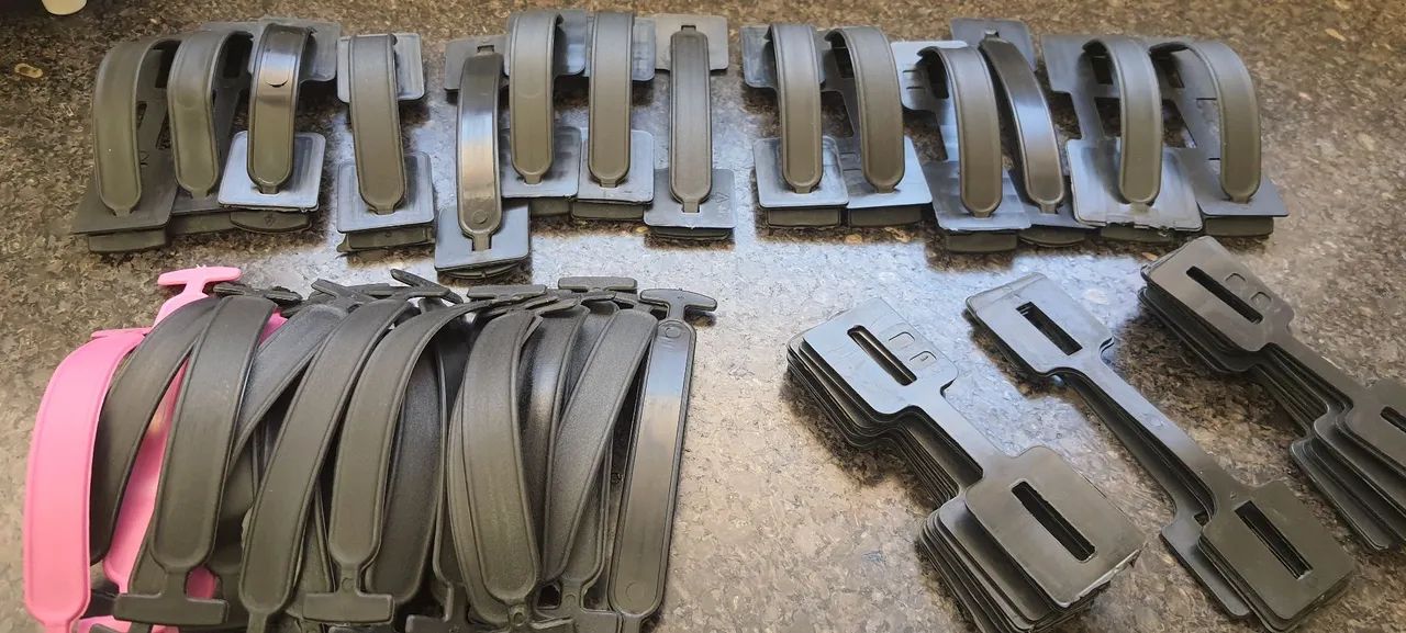 Alça plástica rígida para caixas de papelão 