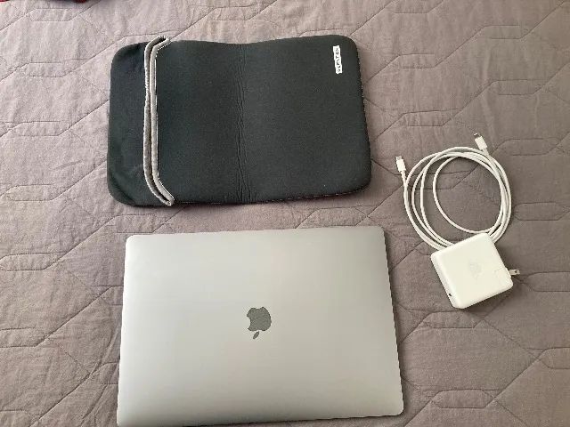 Mac Book Pro 15 polegadas usado ano 2019 - 16gb RAM - 512gb SSD process core i9