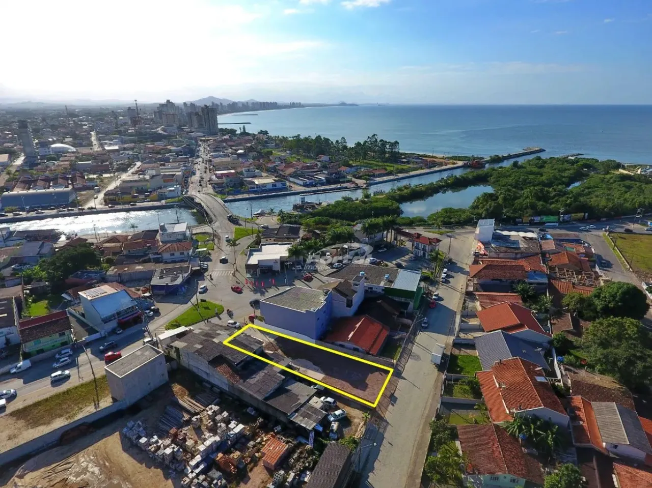 Terreno Comercial Estratégico de 625 m² à Venda - Entrada de Penha e Balneário Piçarras
