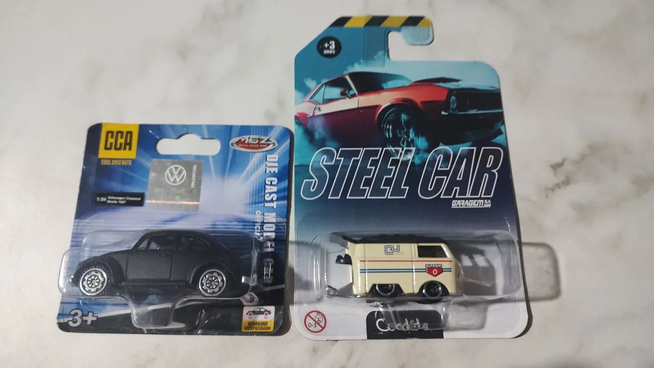 Kit com 2 Miniaturas - Volkswagen Fusca e Kool Kombi