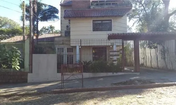 Casa em Condomínio em Cristal