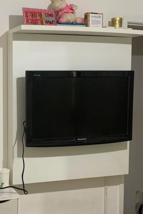 A TV Panasonic Viera de 32 polegadas (modelo TC-L32C20B) 
