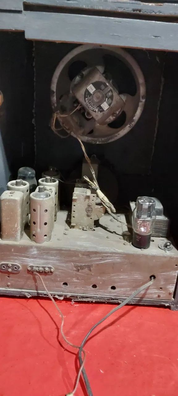 Radio capela antigo e a válvula  - Foto 2
