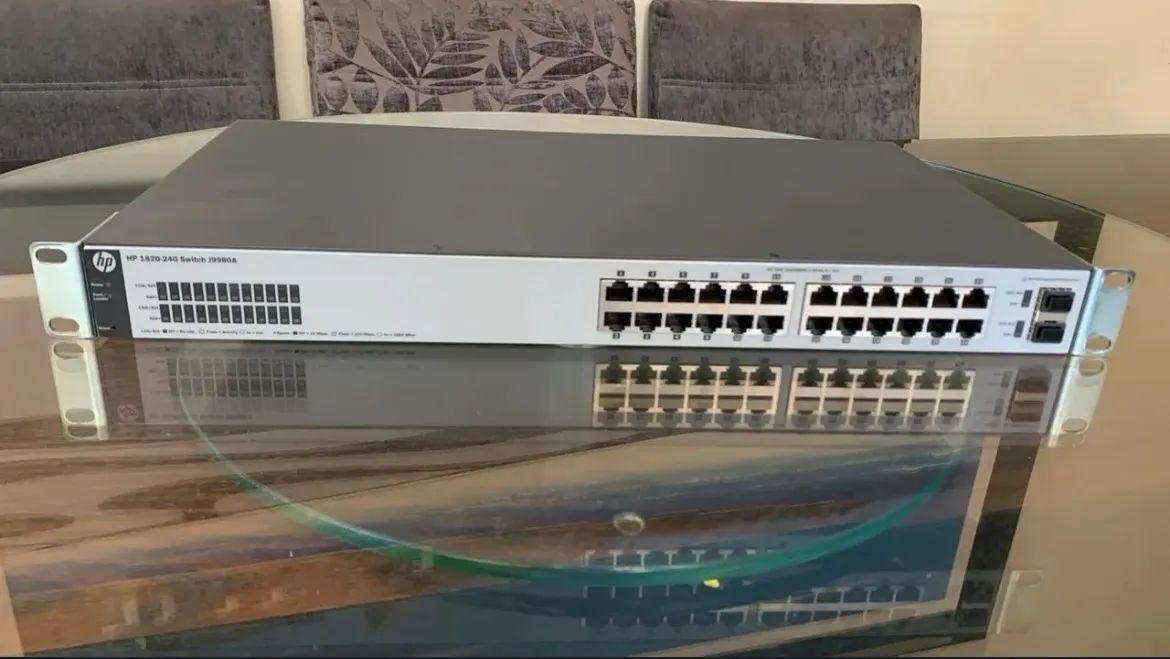 Switch HP 1820-24G Modelo : J9980A
