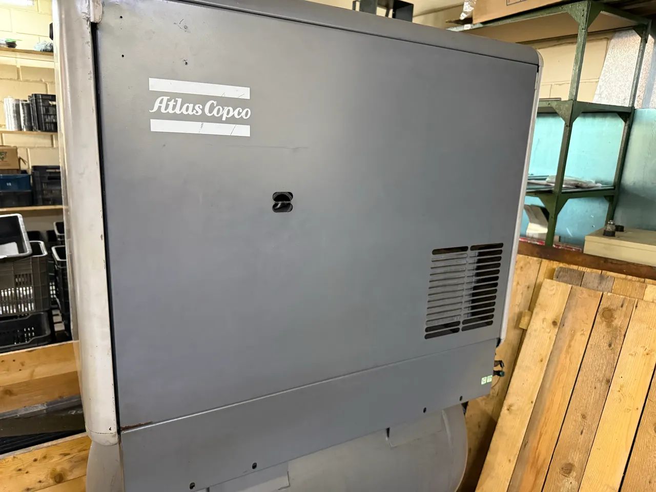 Compressor parafuso Atlascopco 15HP - Foto 4