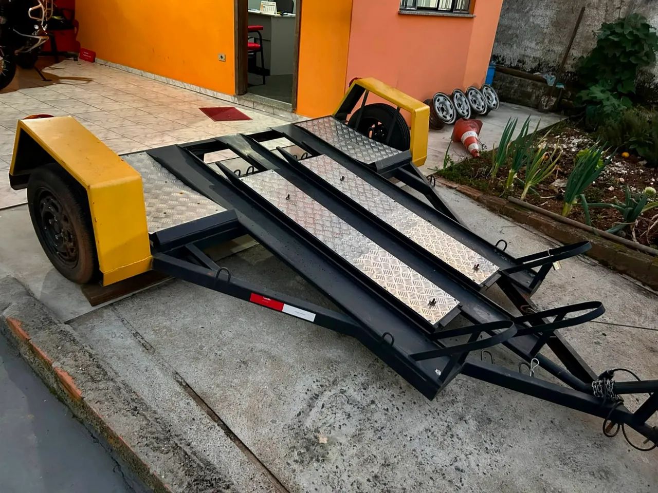 CARRETINHA PLATAFORMA PARA TRANSPORTE DE VEÍCULOS  - Foto 2