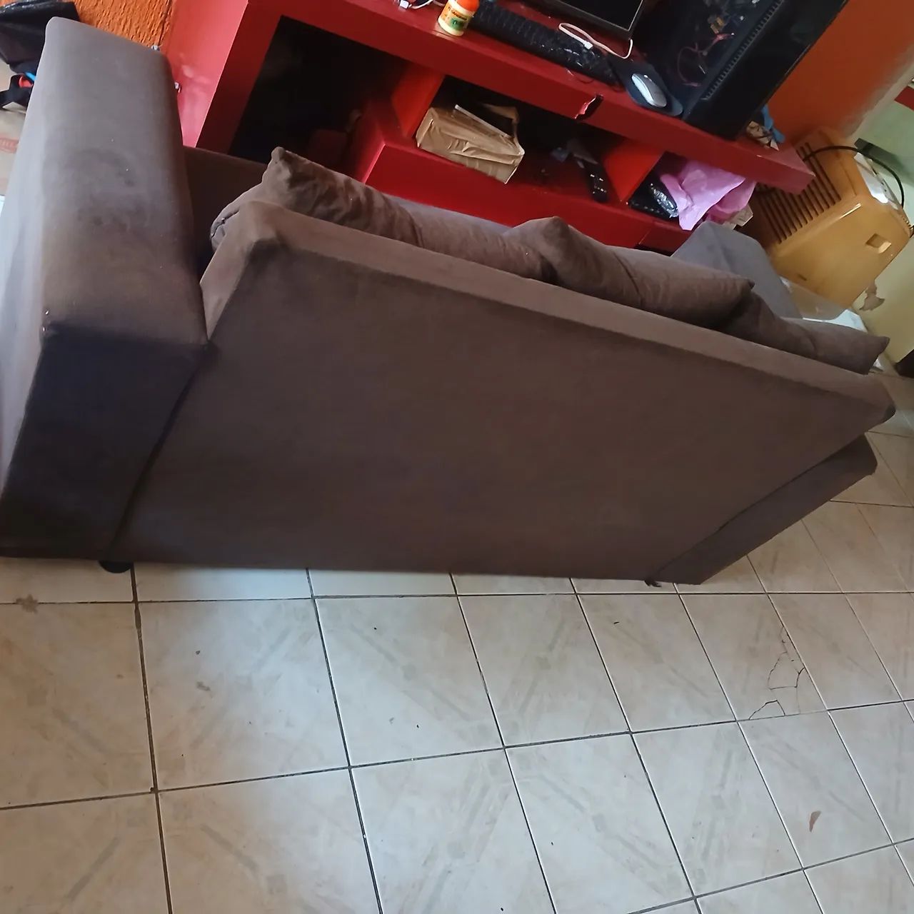Conjunto de sofá 2 e 3 lugares com apenas 1 ano de uso - Foto 2