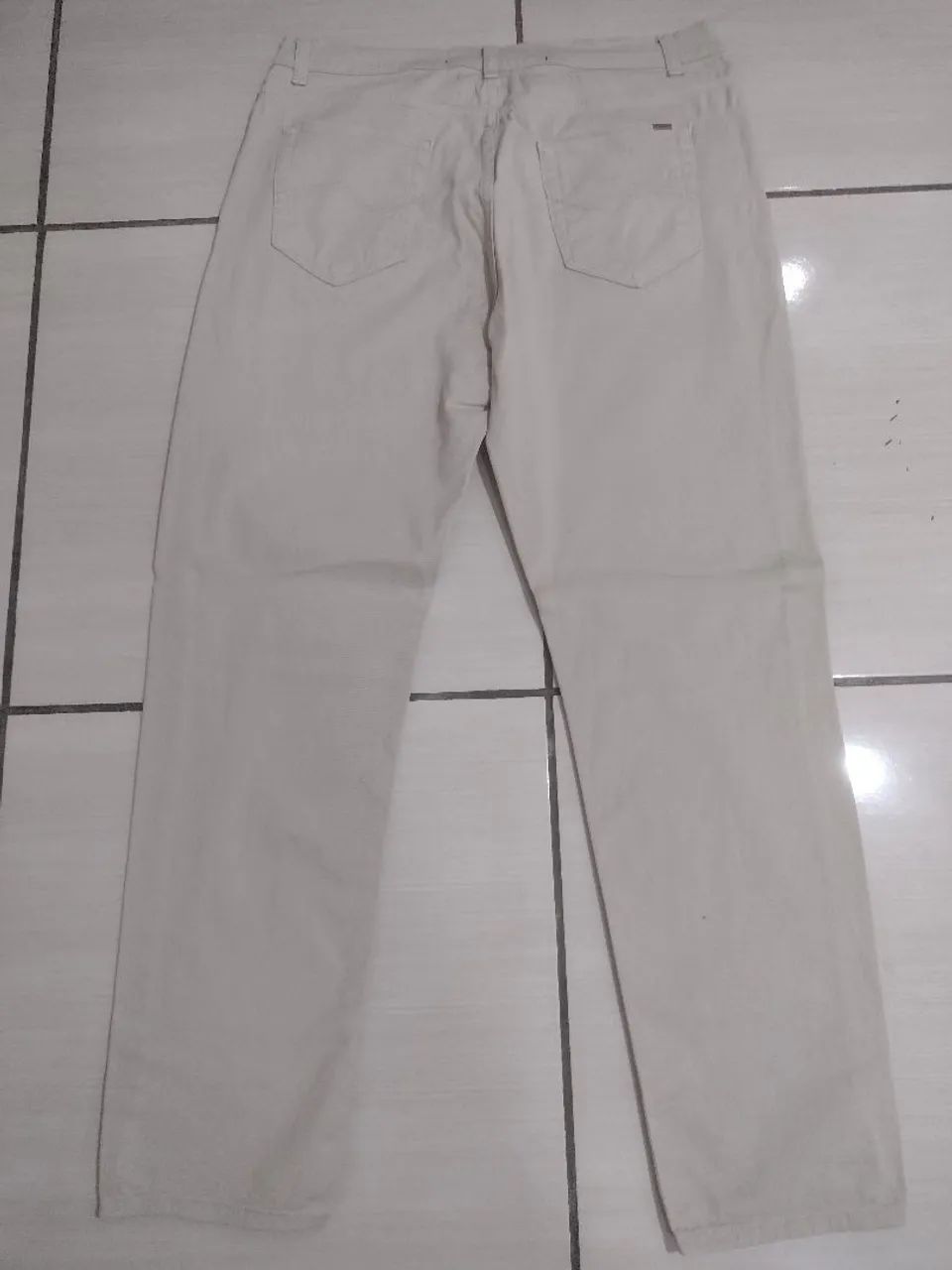 Calça bege NOVA  - Foto 2