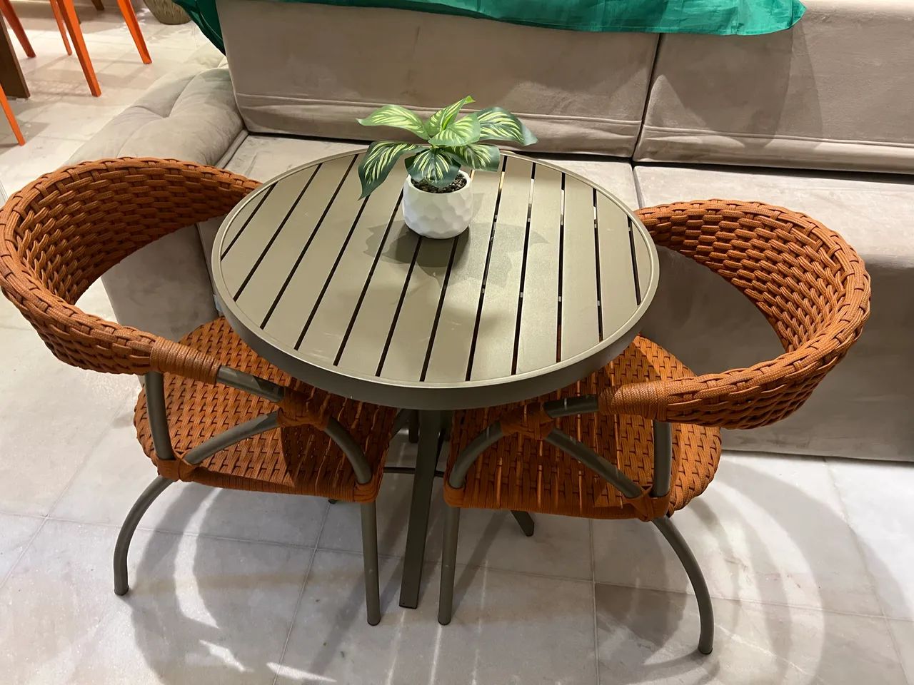 Conjunto Mesa e Cadeira Laváveis TESSARO