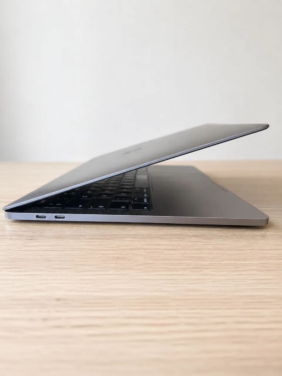 MacBook Pro 13? 2019 i5 8GB 128GB Touch Bar Space Gray - Foto 5