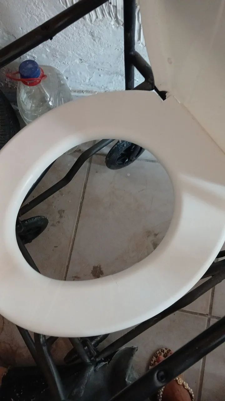 Cadeira de  banho  usada  - Foto 2