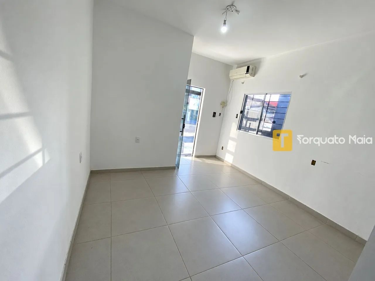 Sala comercial em excelente ponto no Guanabara