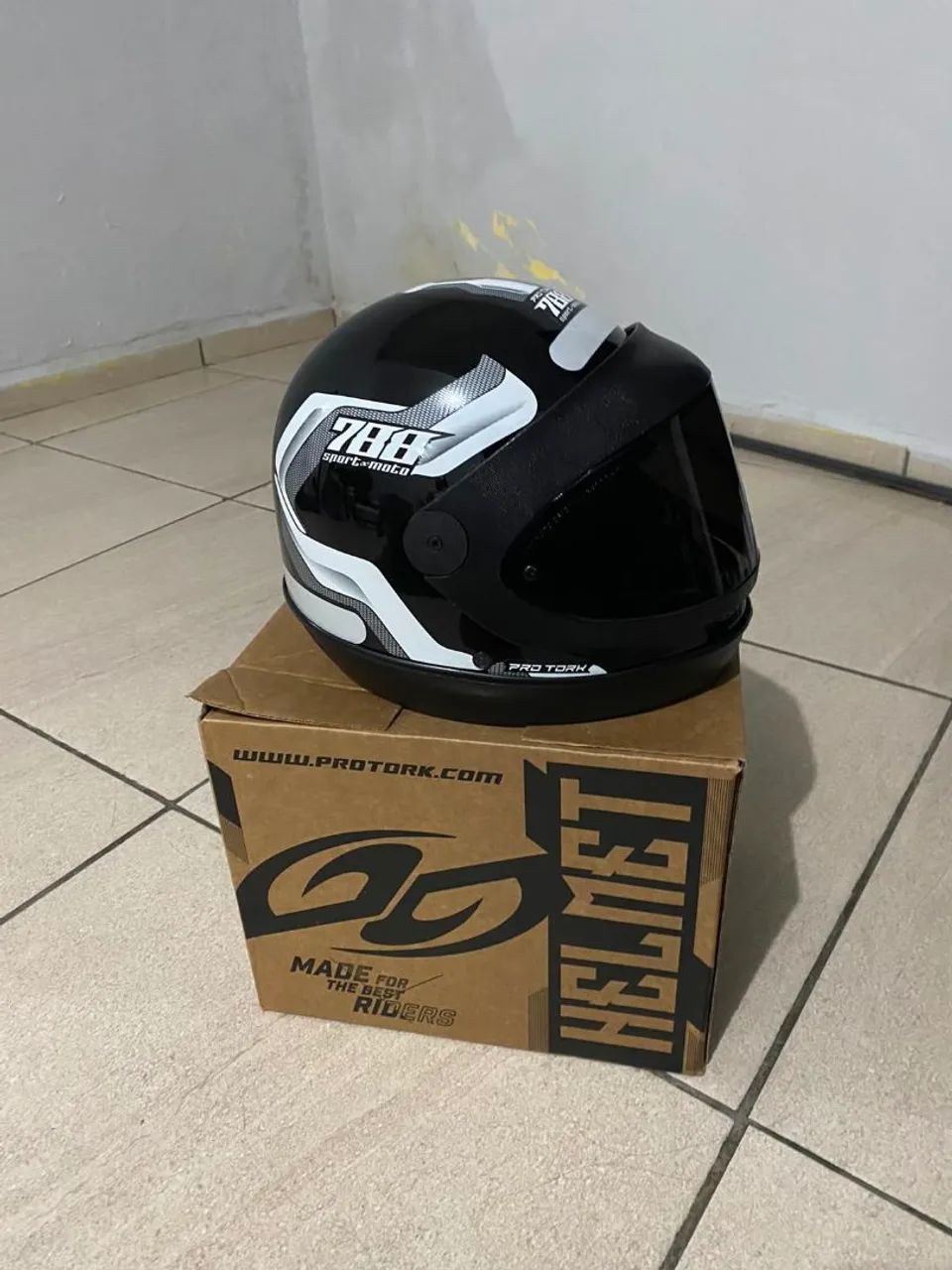 Capacete NOVO - Tam 56