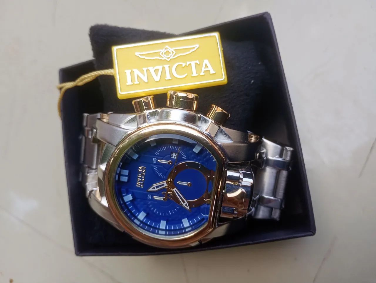 Relogio invicta Bolt Zeus prata com dourado