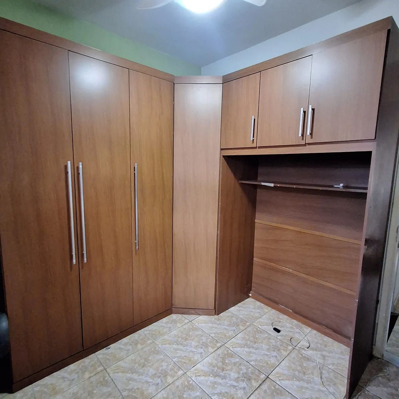 Guarda roupas 4 módulos 
