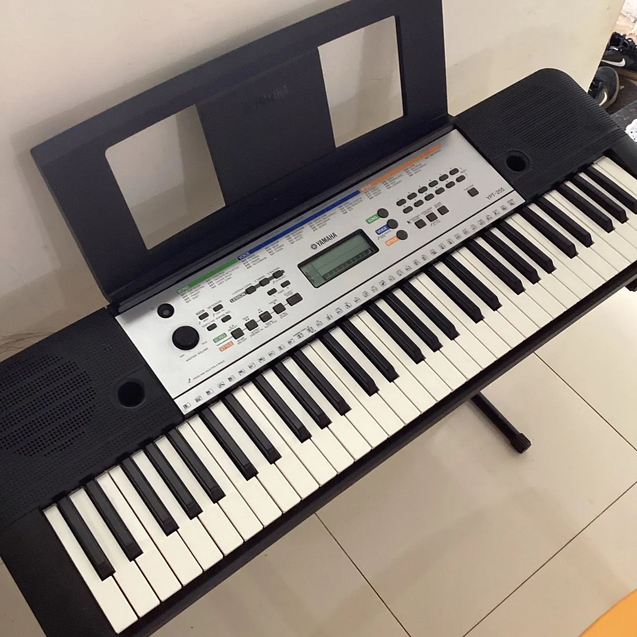 Teclado Yamaha YPT E255 (novinho) - Foto 4