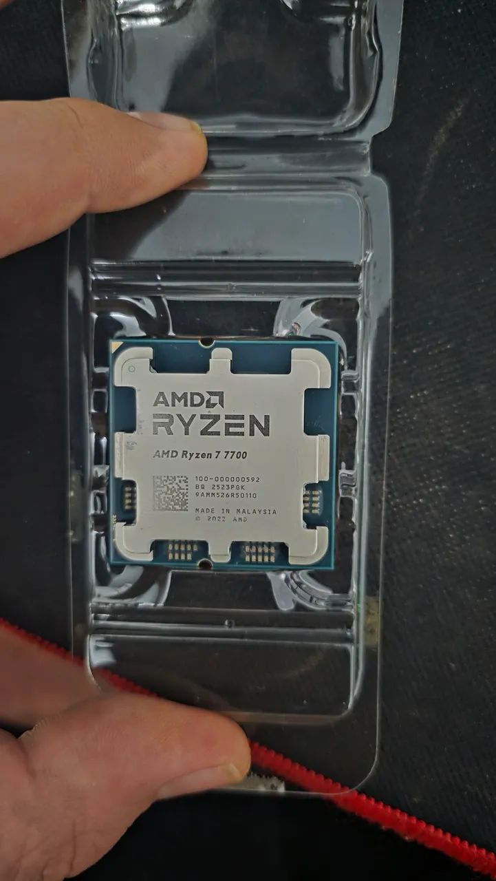 Ryzen 7 7700 em excelente estado.