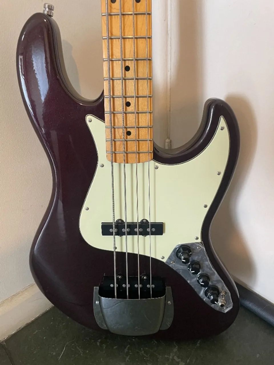 Baixo de luthier. Oportunidade!