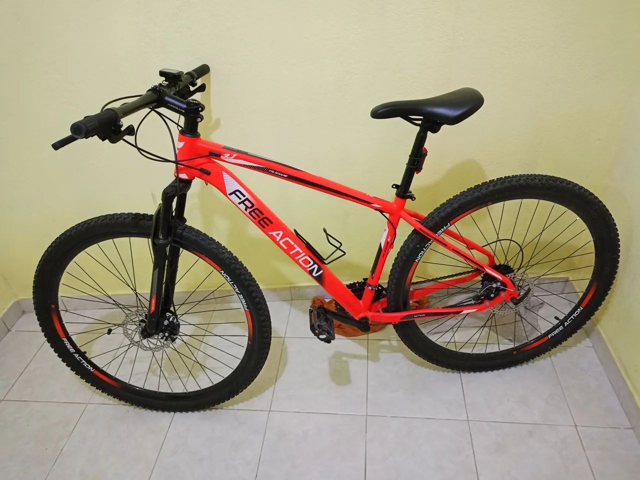 Bicicleta nova, quadro de alumínio, revisada, em excelentes condições. - Foto 2