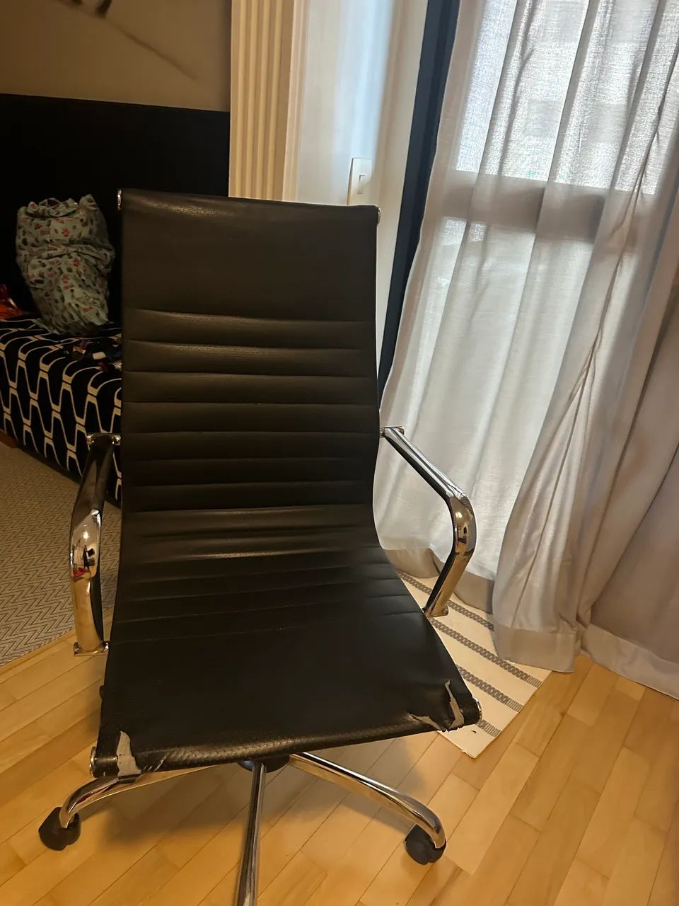 Cadeira de escritorio com rodinhas - Foto 3
