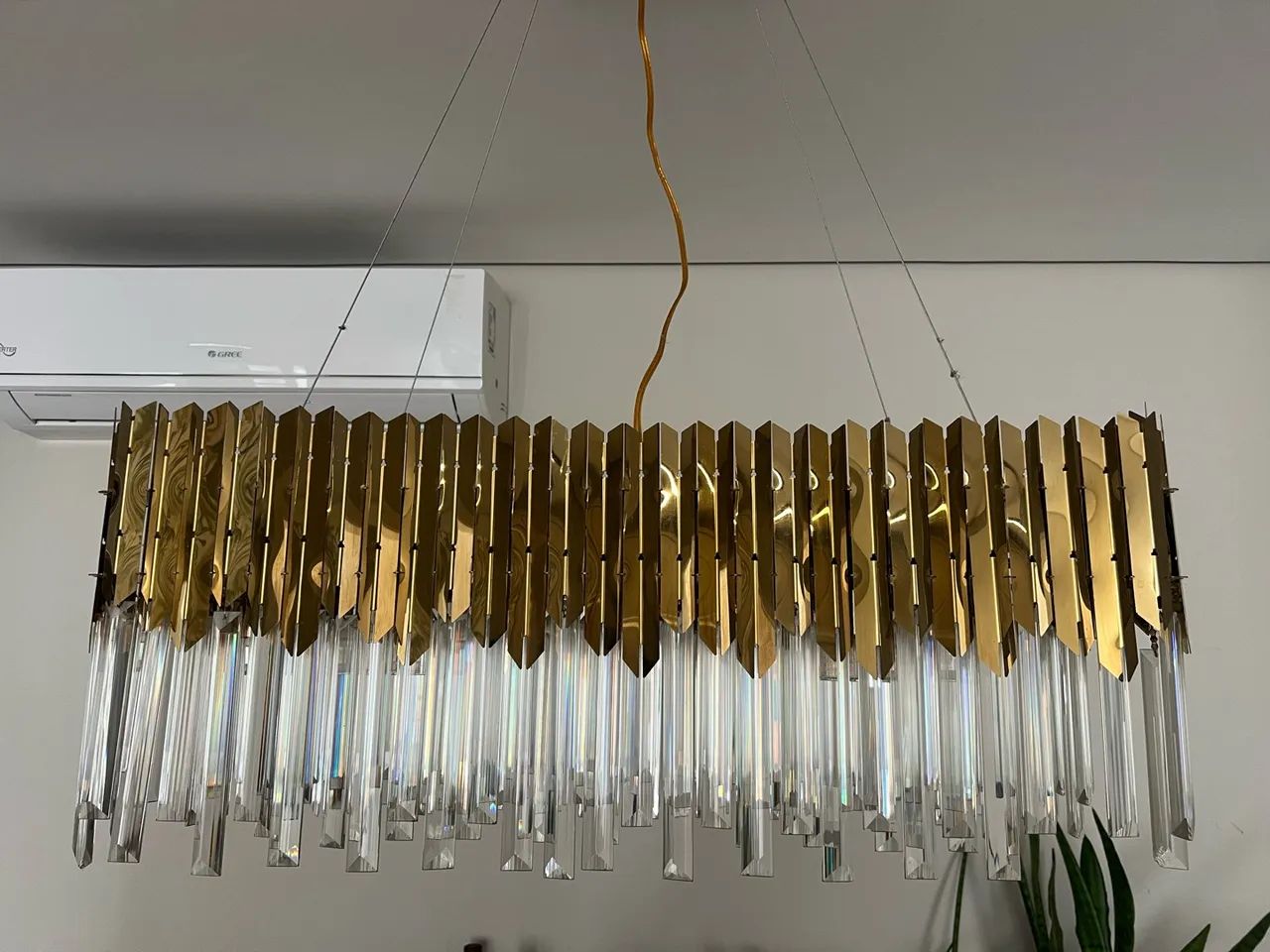 LUSTRE PENDENTE RETANGULAR DOURADO COM CRISTAIS 