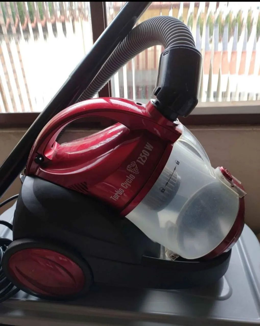 Aspirador Turbo Cyclo 1250W - Liga mas NÃO Faz Sucção + Acessórios