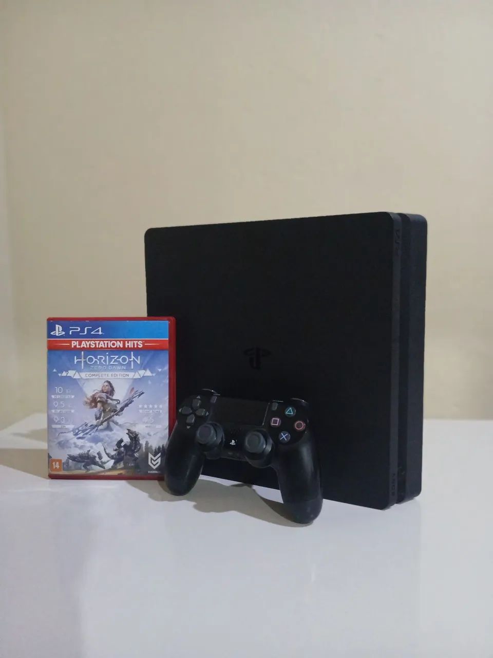 PS4 Slim, com controle, jogo e caixa original