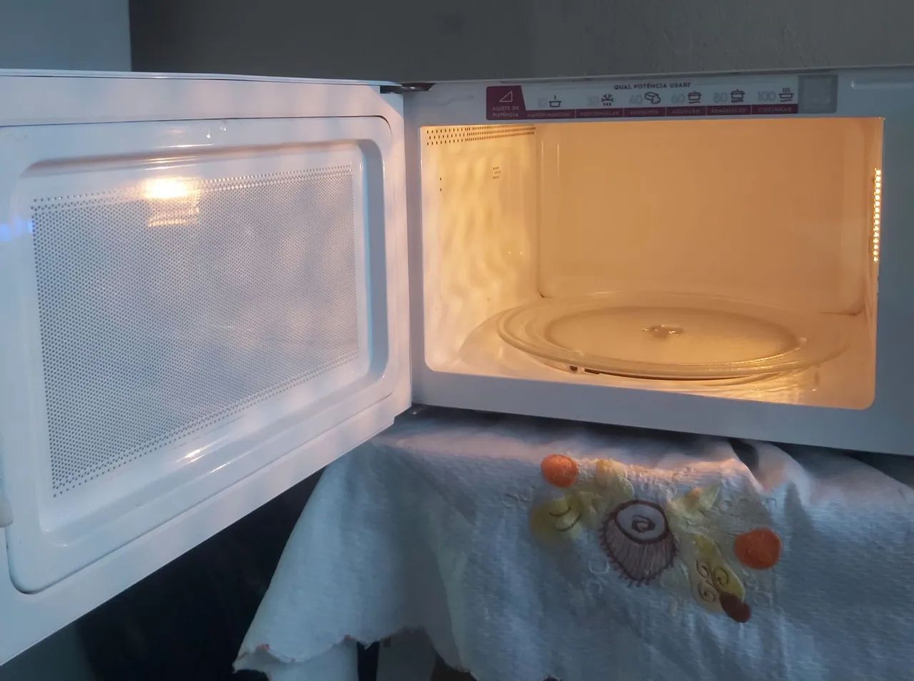 Microondas Eletrolux de 34 litros - Foto 3