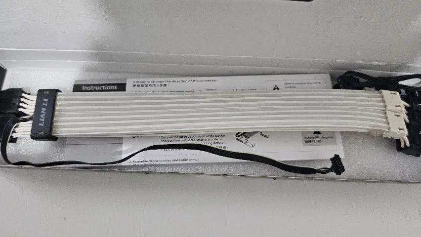 Cabo Lian Li Strimer Plus V2 2x8 Pin - Foto 4