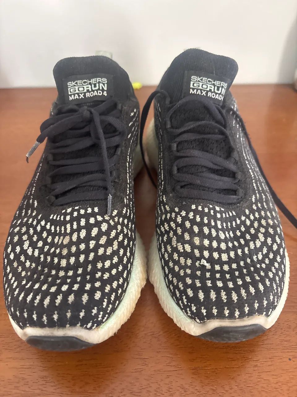 Tenis Skechers GORUN MAX ROAD 4