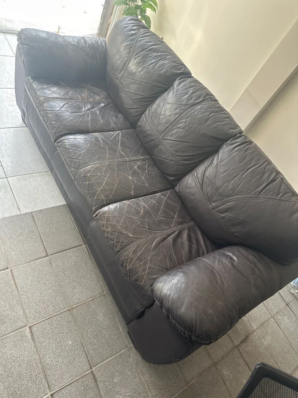 Sofá em couro legítimo - ótimo estado!! - Foto 3