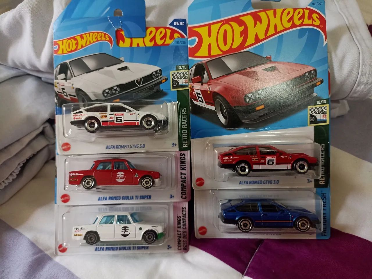 Hot Wheels Alfa Romeo kit com 5 minis