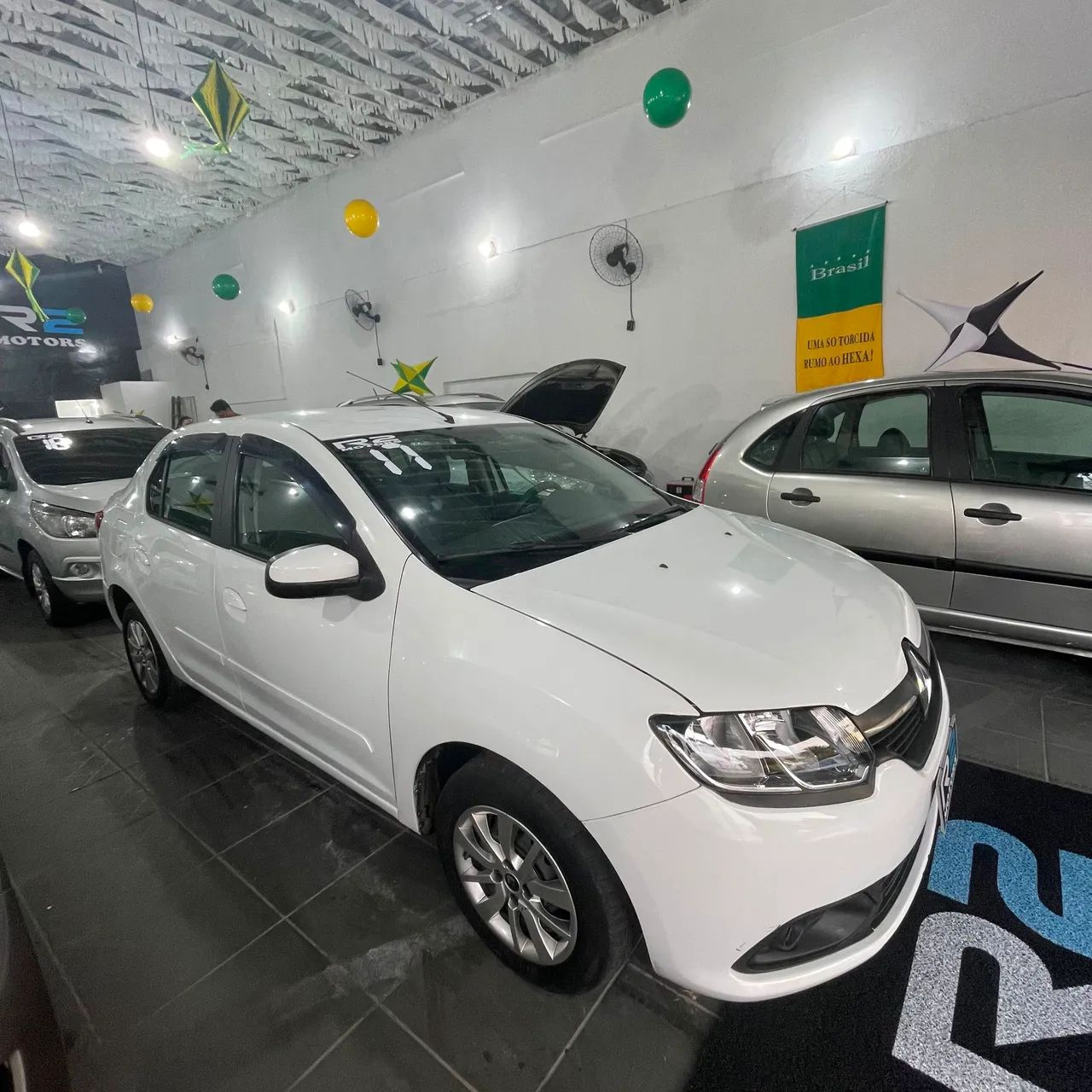 Renault Logan Expression Flex 1.6 16V 4P 2017 - Foto 2