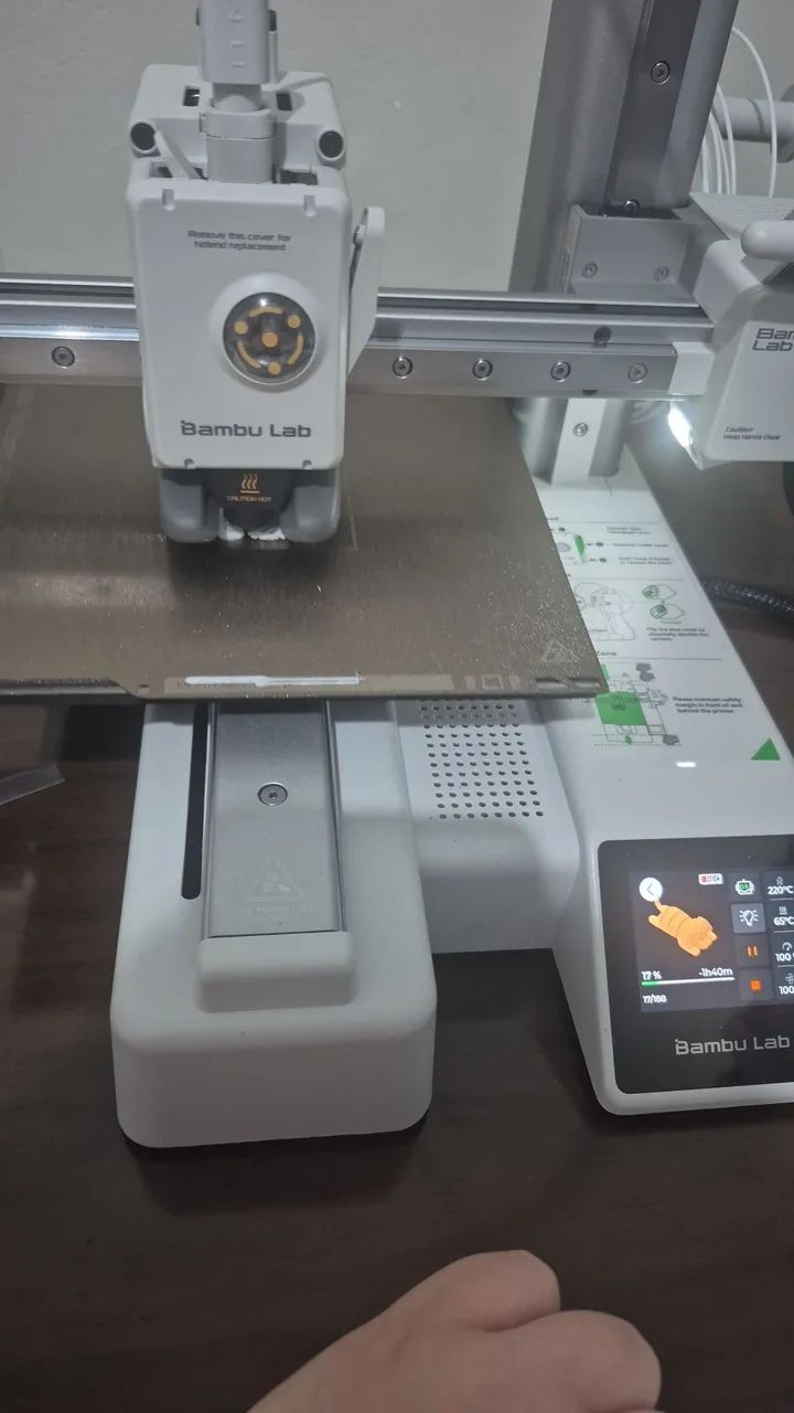 Impressora 3D bambu lab A1 mini - menos de 100h de uso - Perfeito estado - Foto 5