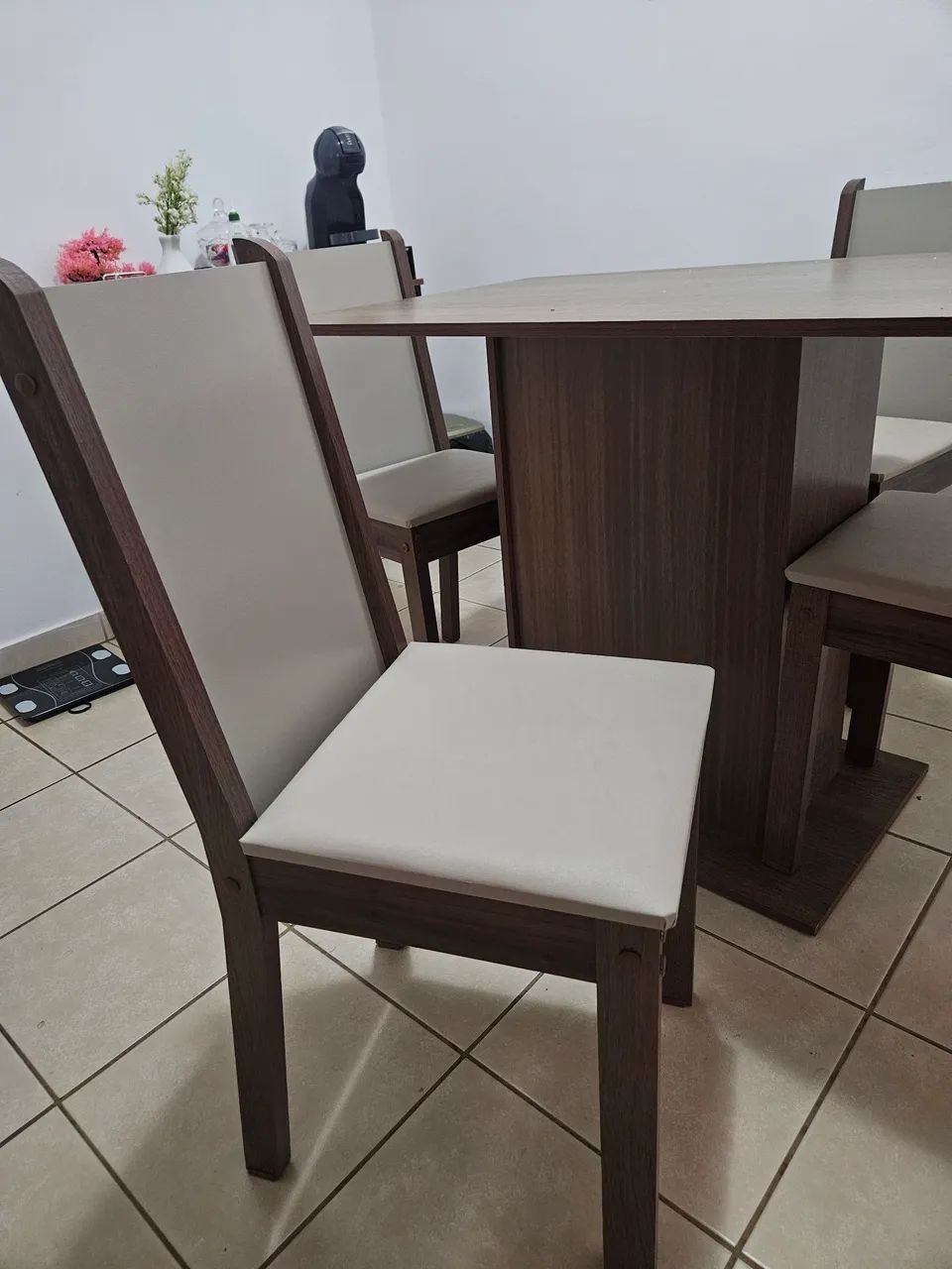 Mesa com 4 cadeiras  - Foto 2