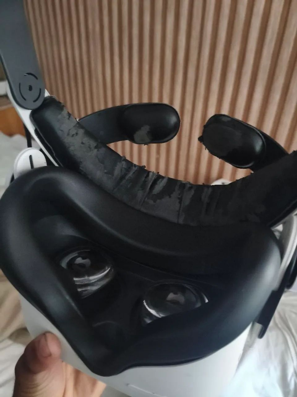 Meta Quest 2 + Strap Regulável e Bateria Extra - Foto 2